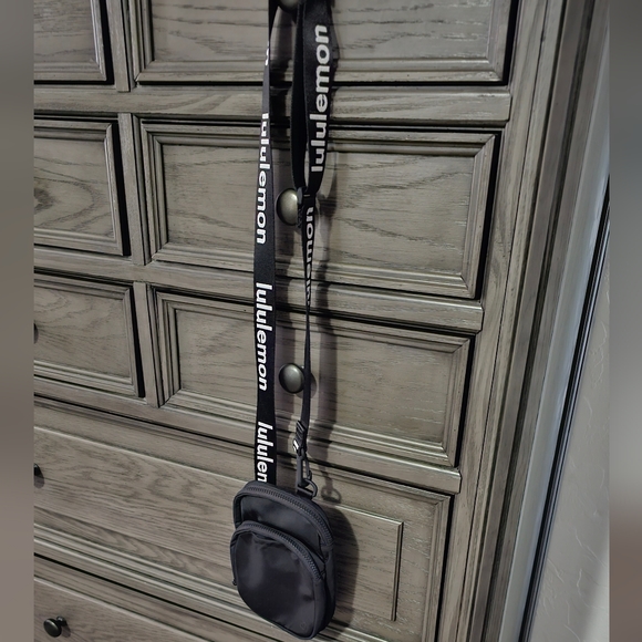 Lululemon Crossbody bag - Picture 8 of 9